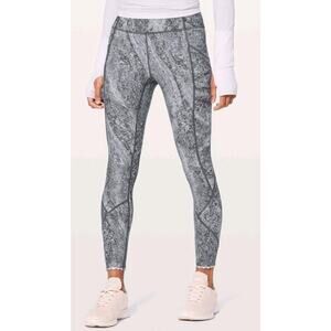 Lululemon Tight Stuff Tight II Area Ice Grey Scalloped Hem Leggings Size 6